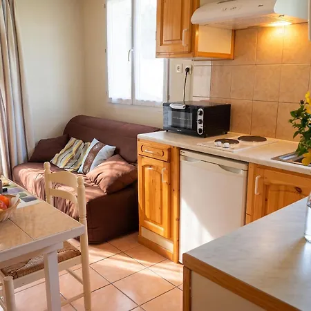 Lumineux Pres De Cassen, 30 M², Avec Parking 카센